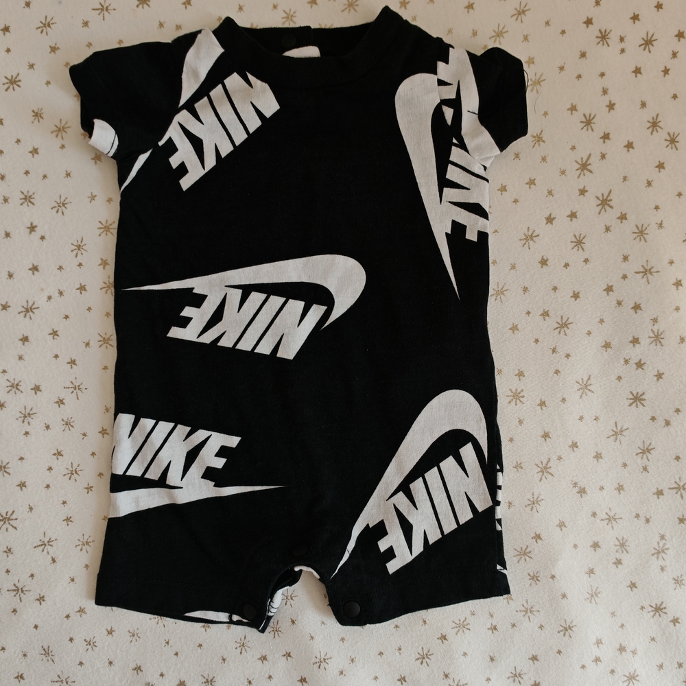 5/25 Nike newborn Romper